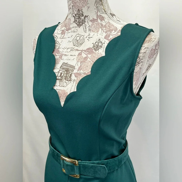 SOCIALITE Teal green scalloped neckline sleeveless jumpsuit size M. - Picture 2 of 14